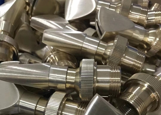 Arah yang Dapat Disesuaikan Fan Fountain Jet FNPT Sepenuhnya Kuningan Blossom Nozzle