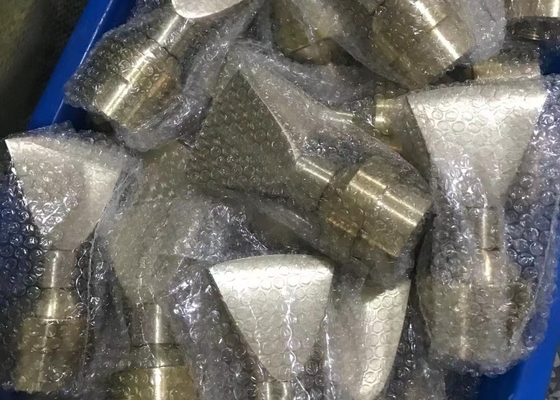 Arah yang Dapat Disesuaikan Fan Fountain Jet FNPT Sepenuhnya Kuningan Blossom Nozzle