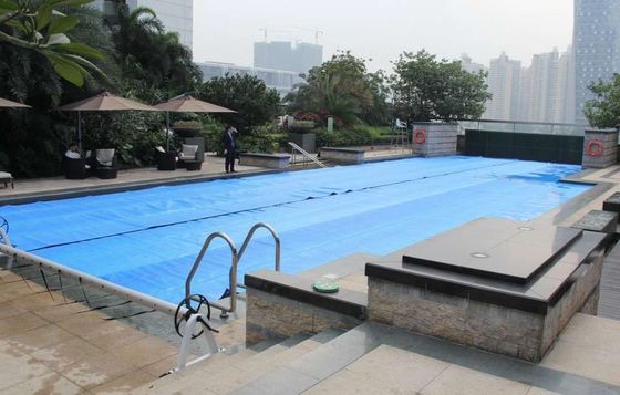 Bubble Type IP68 4mm Penutup Kolam Renang Manual Dengan Roller