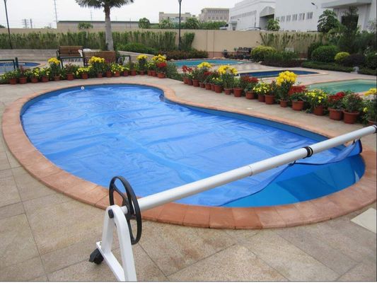 Bubble Type IP68 4mm Penutup Kolam Renang Manual Dengan Roller